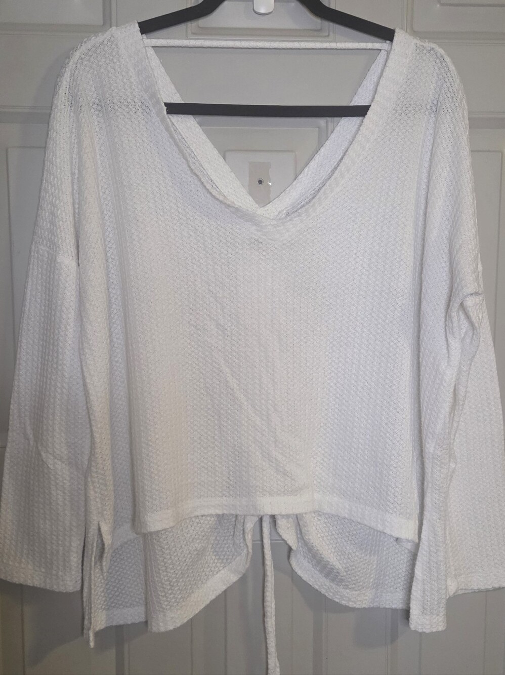 Inspired Hearts - Oversize White Waffle-Knit V-Neck Scrunch-Back Top